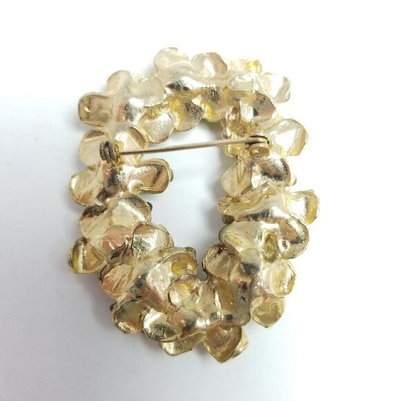 Vintage Green Flower Wreath Brooch, Chip Stone Faux Pearl Center Lapel Pin - Picture 3 of 5